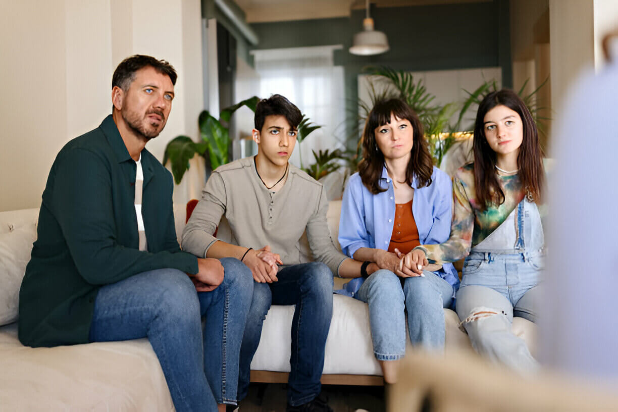 family-therapy-23849302 (2)